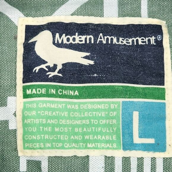 Modern Amusement Button Down Shirt Mens Size Large Aztec Print Southwestern Boho - Picture 3 of 7